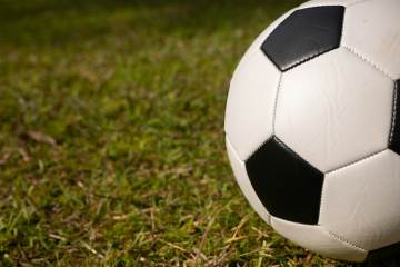 董路和杨毅交流C罗在葡萄牙国家队的尴尬处境，董路直言C罗太难了！（配图示意）